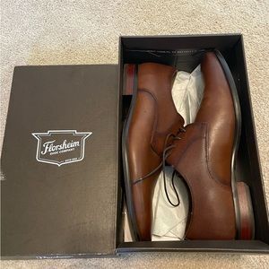 Florsheim Wing Tip Brown Leather Shoes. EUC!